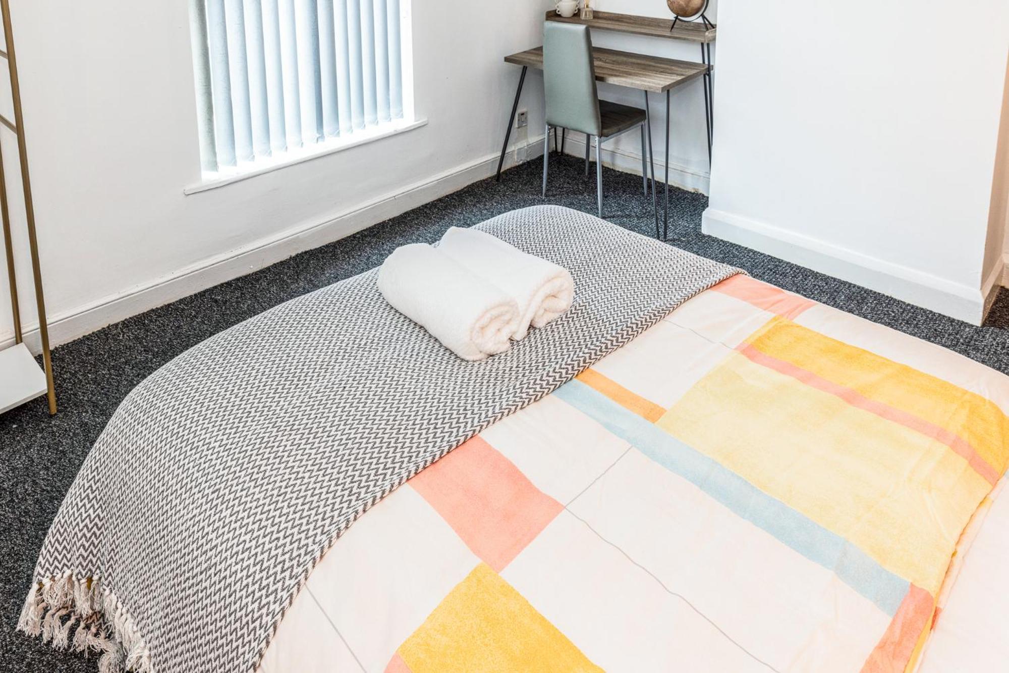 Apartment Stylish 2 Bed House 7mins To City Center *